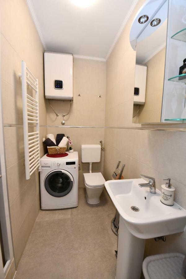 Apartment Cecilija 锡尼 外观 照片
